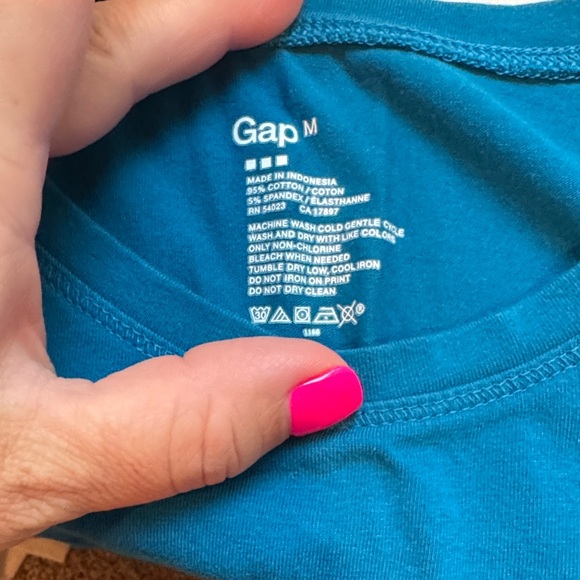 GAP Women's Short Sleeve Teal Top - Picture 3 of 3